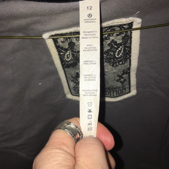 A rare Special Edition Lululemon Scuba Hoodie - Picture 4 of 11